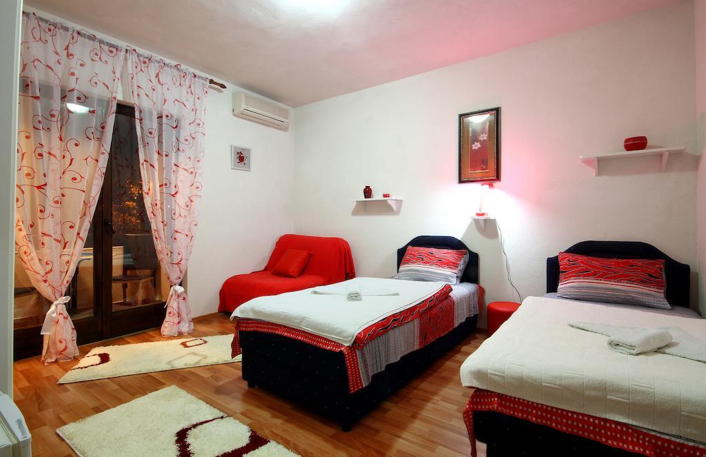 Guesthouse Bmb Bagaric Budva Værelse billede