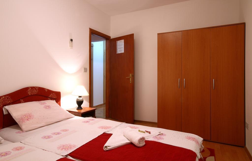 Guesthouse Bmb Bagaric Budva Værelse billede