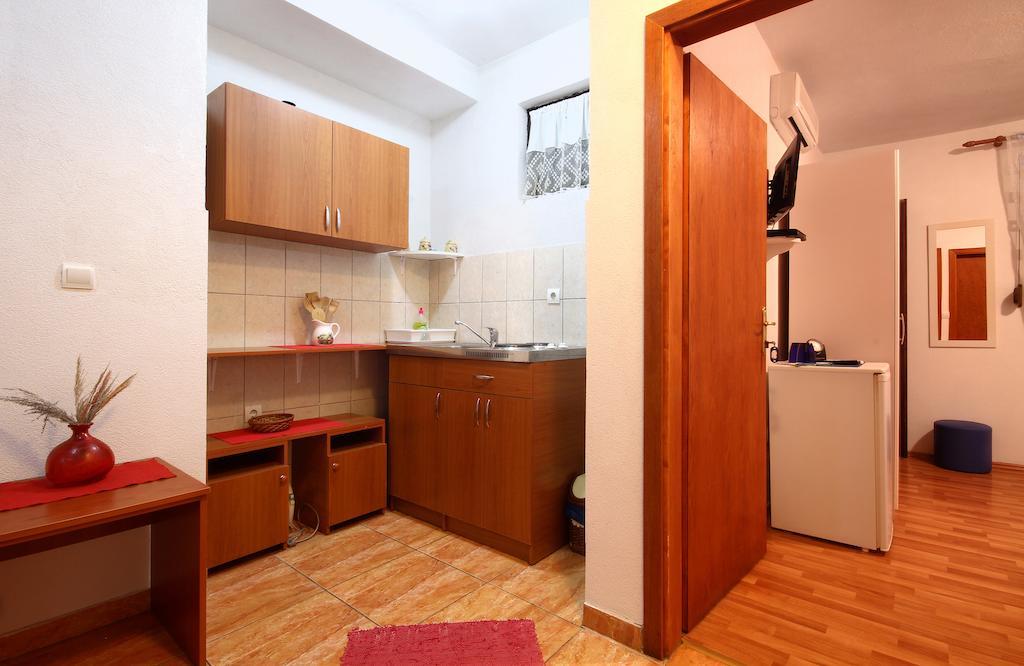 Guesthouse Bmb Bagaric Budva Værelse billede